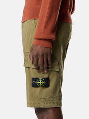 L100018 ORGANIC COTTON STRETCH BROKEN TWILL 'OLD' EFFECT Slim-fit cargo shorts with asymmetrical seams