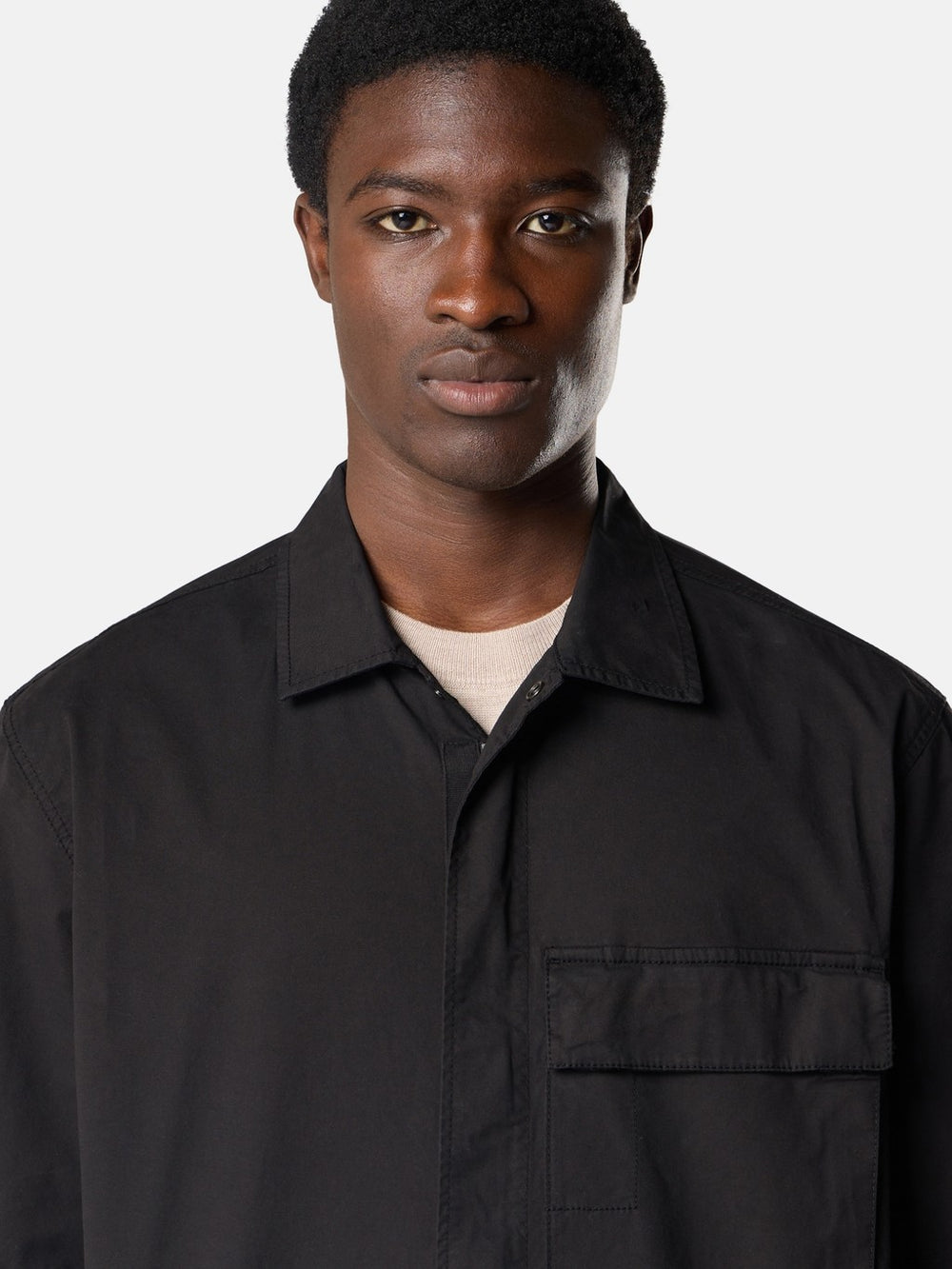 1100025 STRETCH ORGANIC COTTON TWILL Comfort-fit short-sleeve shirt with dual chest pocket