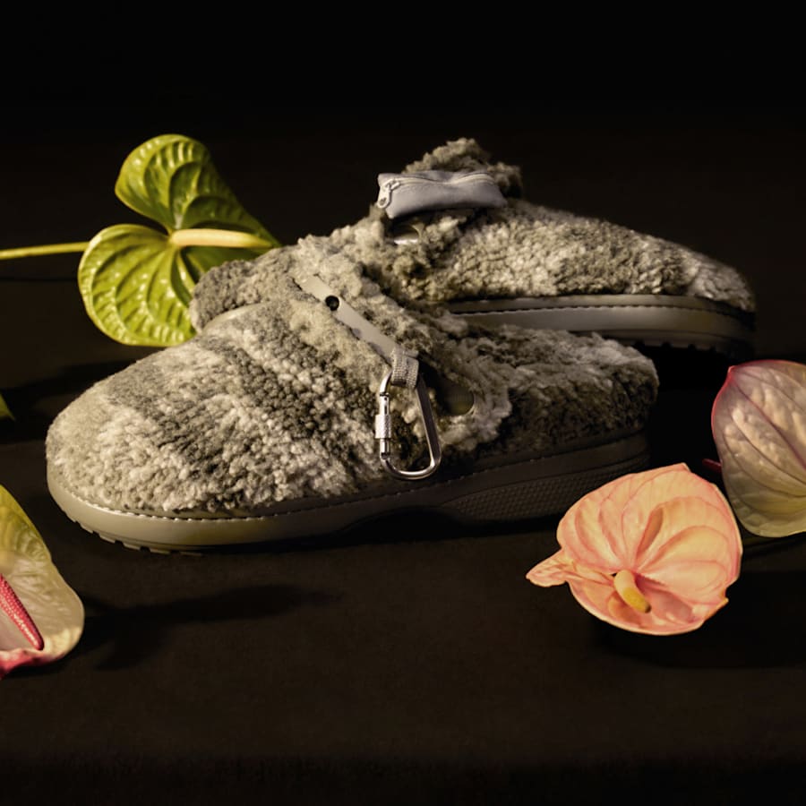 Hollister x Crocs Classic Unfurgettable Clog | Crocs sale