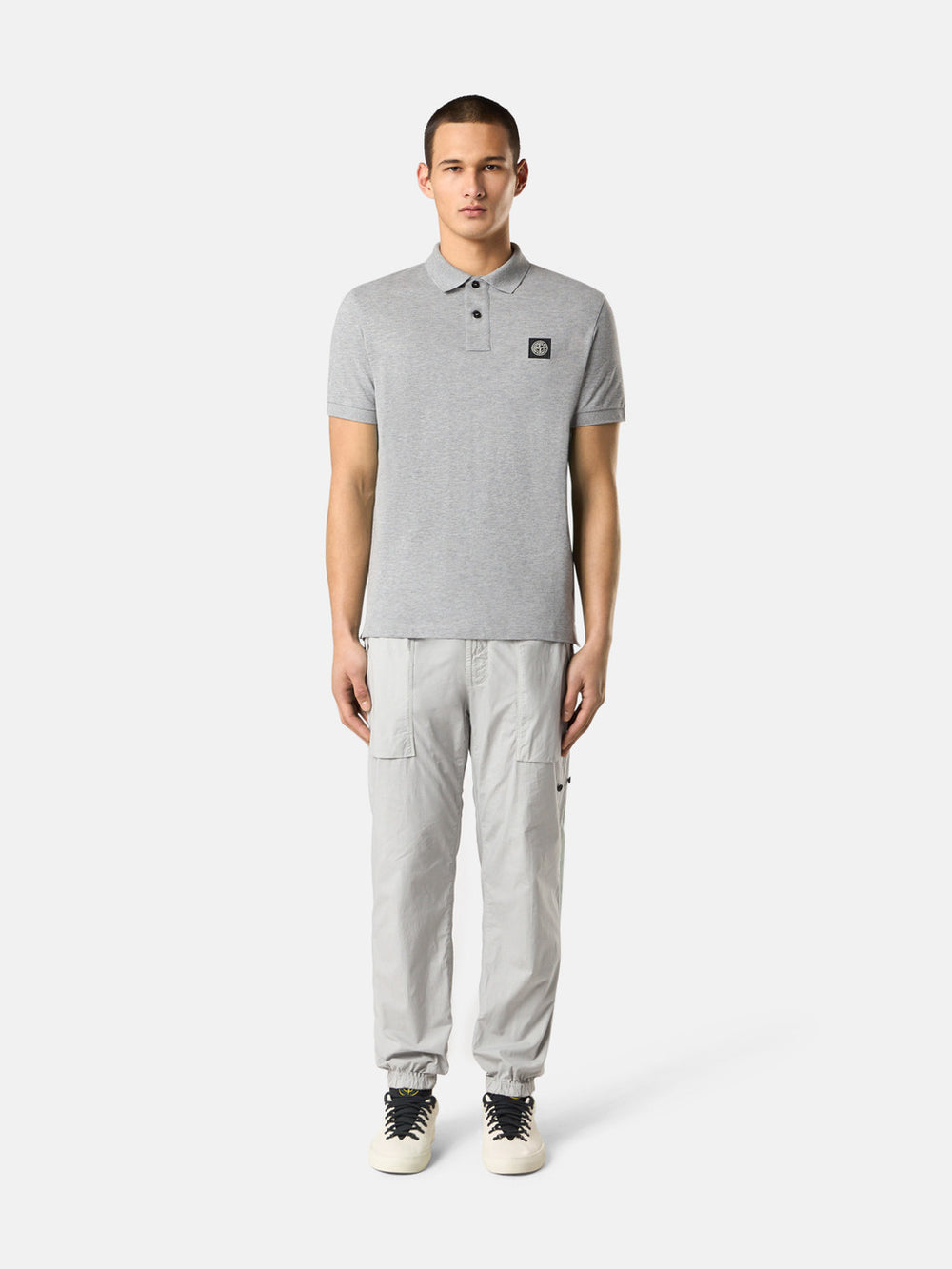 2200005 95% ORGANIC COTTON / 5% ELASTANE PIQUÉ Slim-fit short-sleeve polo shirt with Compass patch