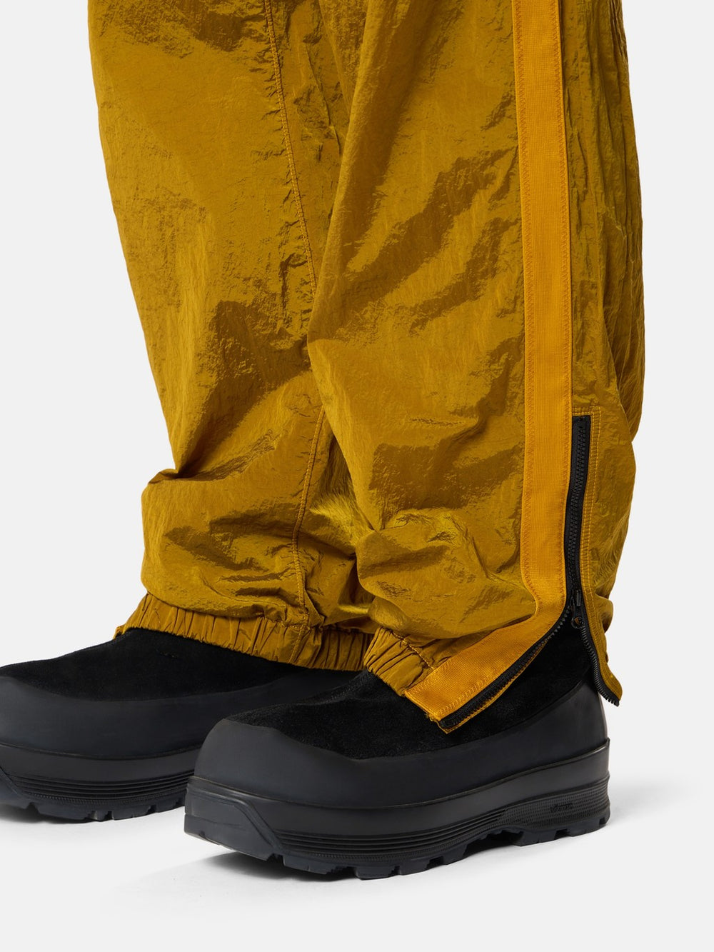 3100001 NYLON METAL IN ECONYL® Loose-fit jogger trousers_Year of the Horse '026