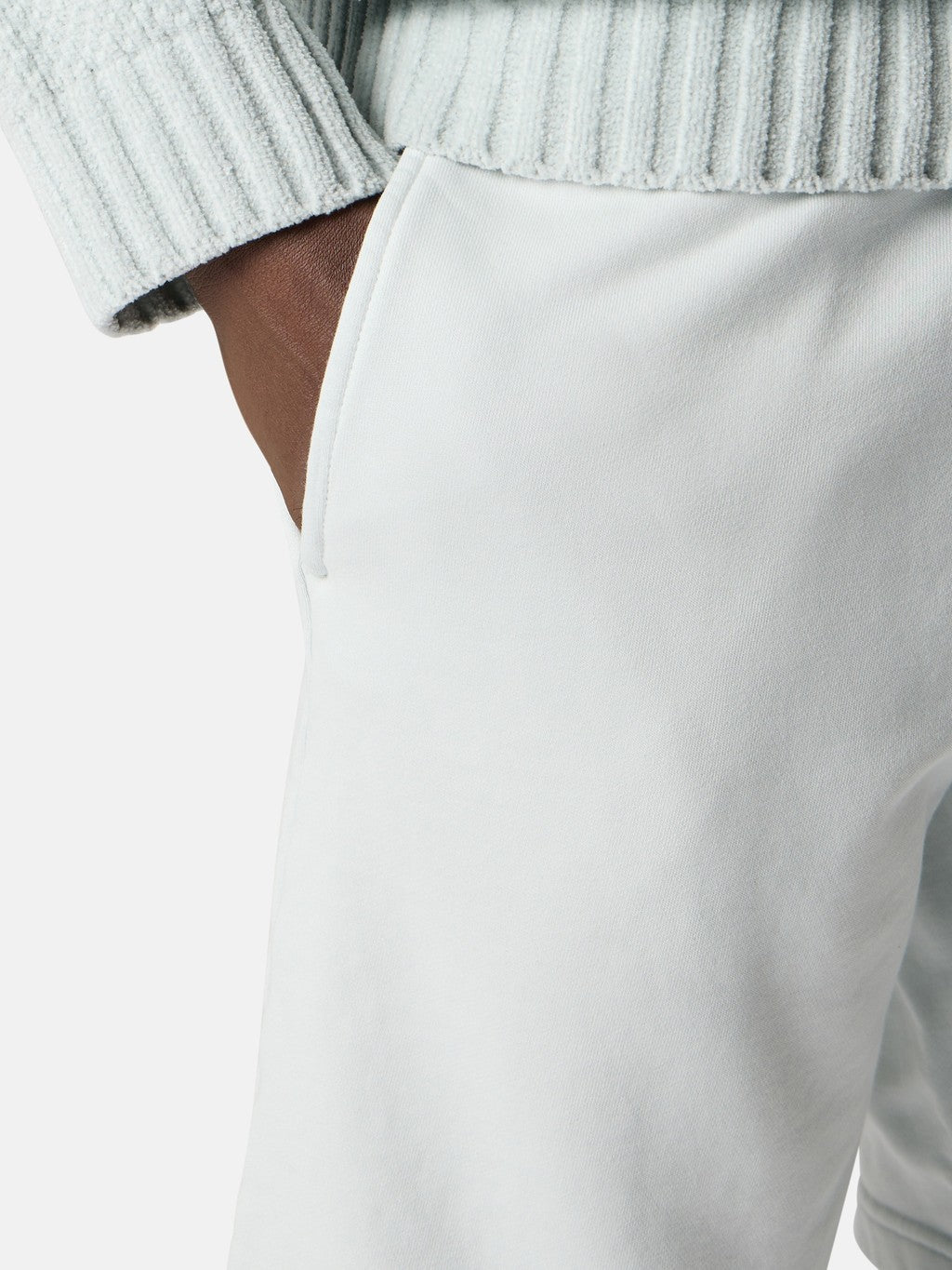 6200011 ORGANIC COTTON FLEECE Regular-fit jogger shorts with cargo pocket