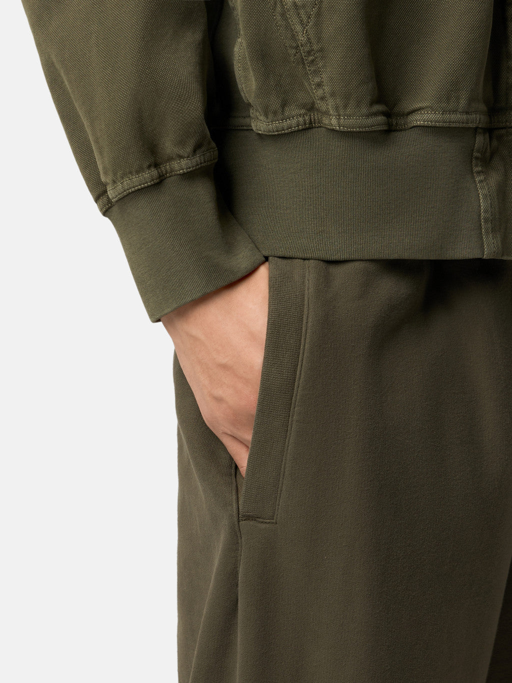 6200012 BRUSHED ORGANIC COTTON FLEECE Regular-fit joggers with pockets and elasticated cuffs