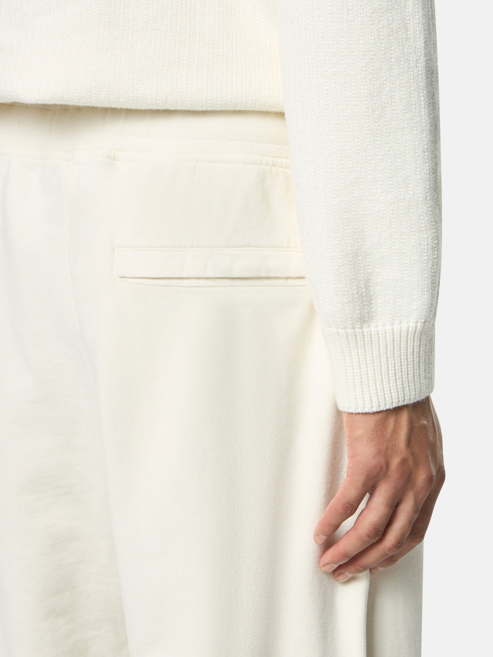 6200012 BRUSHED ORGANIC COTTON FLEECE Regular-fit joggers with pockets and elasticated cuffs