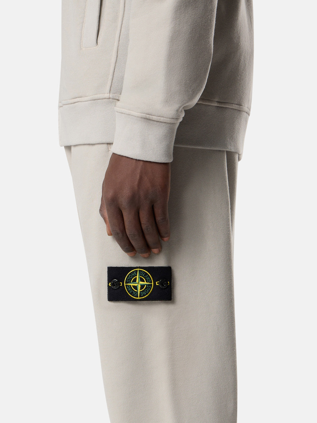 6200012 BRUSHED ORGANIC COTTON FLEECE Regular-fit joggers with pockets and elasticated cuffs