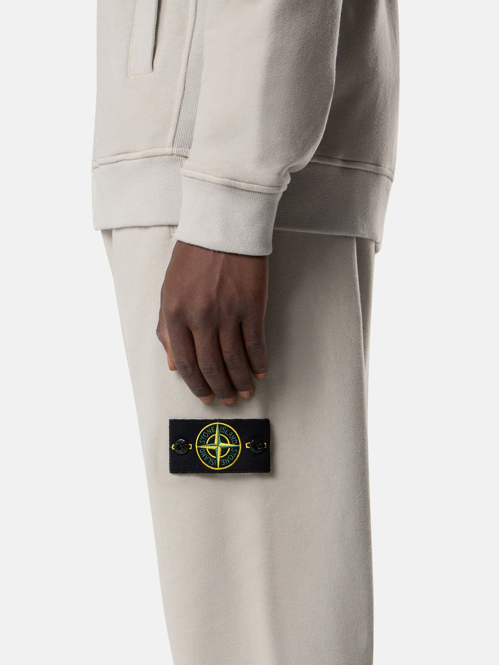 6200012 BRUSHED ORGANIC COTTON FLEECE Regular-fit joggers with pockets and elasticated cuffs