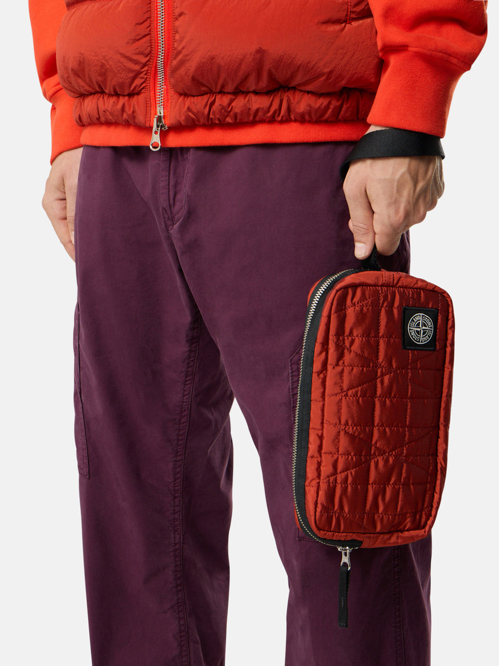 9200017 QUILTED NYLON METAL IN ECONYL® Wrist pouch with inner compartments and zip