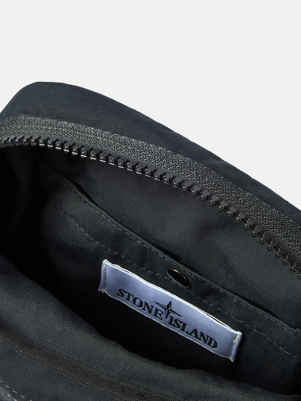 9200019 ALUMINIUM TELA Pouch bag with snap pockets and adjustable strap